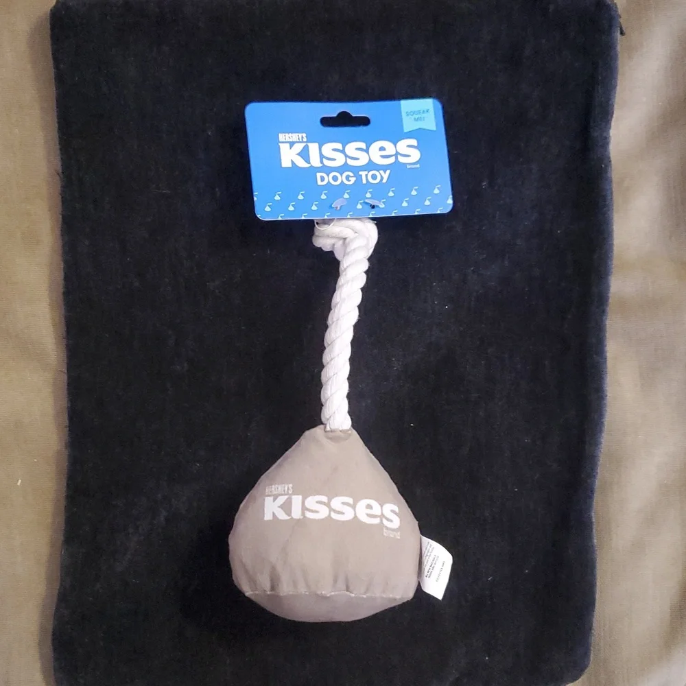 🐕  HERSHEY'S KISS DOG SQUEAK & FETCH TOY 🐕 BRAND NEW